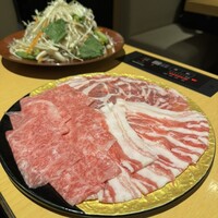 別邸 壽 - 山形牛、あぐー豚バラ、あぐー豚ロース　彩り香味野菜