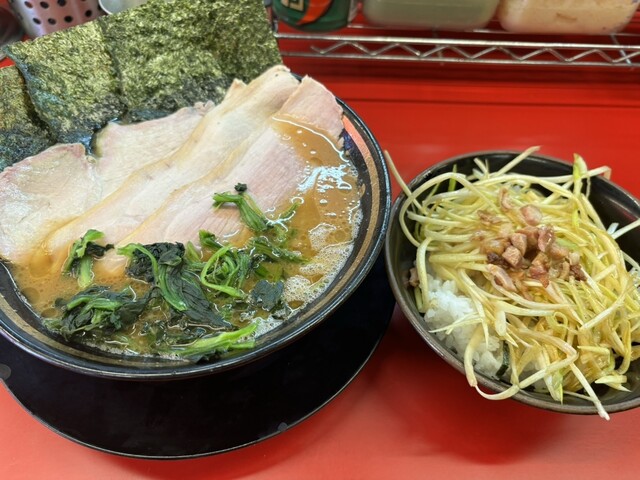 『懐かしの家系ラーメン』by nobusan883 : 豚骨醤油ラーメン 王道家 柏店 - 柏/ラーメン [食べログ]