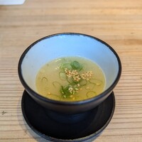 地どり屋 つかだ 渋谷 - お通しの鶏スープ、すっきりした味