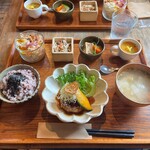 ウカ ファーム テーブル - 