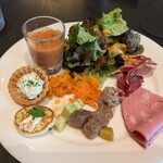 ロウリーズ・ザ・プライムリブ - ビュッフェでお腹一杯にならないで