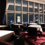 SINC BISTRO - 店内の雰囲気