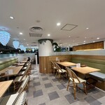 果実園リーベル - ゆったりとしたソファー席