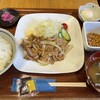御食事 居酒屋 数数 - 生姜焼き定食＋納豆