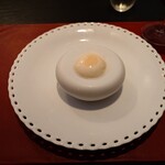 ベルエキップ - ◯明太子のブランマンジェ
            このお店のスペシャリテとなる
            
            プルプルでクリーミー、軽く塩感
            明太子の旨味感が口の中に広がり美味しい
            
            後味の出汁の旨味感の続く感じも良いなあ♪