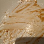 ベルエキップ - じんわりと残り続ける
      心地良い後味だなあ♪
      
      食べた後のソースを救い尽くした皿を
      指で掬うと、皿のソースの脂が固まり始めて筋を引く
      
      牛からかなりの旨みを引き出されているのだなあ
      と思える