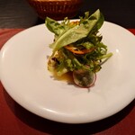 ベルエキップ - ◯瑞浪焼と瑞浪野菜のエミュレーション　地元産野菜の焼いたもの、煮た物、蒸した物、
      フレッシュな物、温かい物と冷たい物が1つになった料理
      バターとパルミジャーノレッジャーノを使った
      温かいチーズのソース