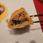 ベルエキップ - パイ包みのうなぎ（ホントは穴子笑）とも
      このトリュフソース合ってる❗️
      
      フォアグラの脂も旨いなあ❗️
      
      これも後味が凄く好みな感じで
      皿を指で掬ってた（笑）