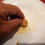 ベルエキップ - ポテトと魚の旨味感あるソースが
      カレーのパンとのマッチングが凄く良くて
      これは美味しいぞっ❗️
      
      カレーのパンは昔あった
      駄菓子のカレー菓子に似ている味が懐かしい
      
      後味の余韻も良いなあ♪