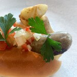 ブラッスリー 航 - 自家製ソーセージのホットドッグ・ポテト付（秋のメルカドメニュー）