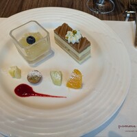 ポム・ダダン - 