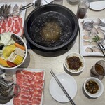 石二鍋 - しゃぶしゃぶ鍋1つで着席