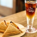 タロカフェ - トニックコーヒーと野菜ホットサンド