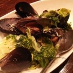 食彩酒房 会家 - ムール貝と春野菜の香草バター蒸し