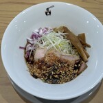 味噌RAMEN凸 - 料理写真:汁なし焦がしにんにく味噌和え麺950円