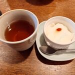 釜めし菜時記 さき亭 - コースのデザート、杏仁豆腐とほうじ茶と