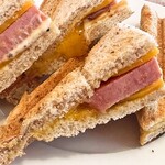 タロカフェ - 断面