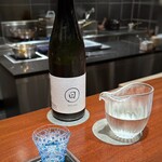 奈良屋町 青 - ◎日日・・「京都・松本酒造」の杜氏だった、松本日出彦氏による京都のお酒。 度数が13度なので飲み口がよく、お料理に合います。