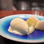 奈良屋町 青 - ＊「ブルーチーズのアイス」と「洋梨」が足されます。 ブルーチーズの味わいが強くなく、洋梨と共に頂くと美味。