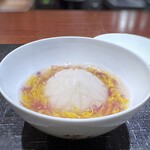 奈良屋町 青 - ◆菊の花に見立てた「蕪」、菊の花びら、車海老の真薯 細工が美しいですね。技術がないと出来ないでしょう。