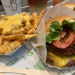 シェイクシャック - チーズフライとシャックスタック