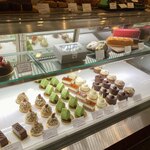 Patisserie Ravi,e relier - 