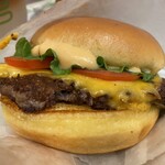 シェイクシャック - ハンバーガー
      トッピングでカスタムしました