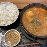 カルビ丼とスン豆腐専門店 韓丼 - 