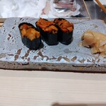 銀座のみこ寿司 - うに3貫