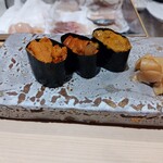 銀座のみこ寿司 - うに3貫