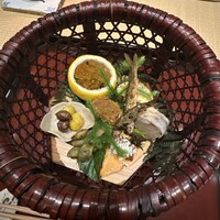 青蓮院門跡前 月おか - 八寸〜ゆず釜　いくら醤油漬けと大原菊菜　原木椎茸、むかごと銀杏、黒豆の枝豆、美山鹿肉のカツ、琵琶湖モロコ、カマスの棒寿司、ゴリの佃煮、大原さつまいも