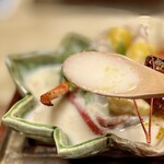 御宿かわせみ - 和栗出汁のコクと甘みが豊か！きりたんぽ風のお米は崩してリゾット風に…2度も3度も楽しめるメインディッシュ。備長炭使用で最後まで熱々が楽しめるのもステキ♡