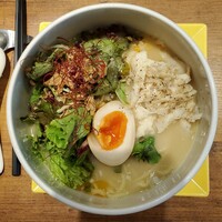 蔭山樓 表参道店 - 鶏白湯塩