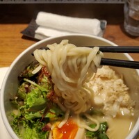 蔭山樓 表参道店 - 麺アップ