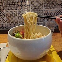 蔭山樓 表参道店 - 麺リフト