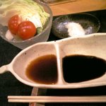 串揚げの店串笑 - ポン酢とソース