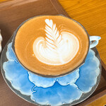 まるき 自家焙煎 Dish feat.Coffee&Tea - カフェラテ（780円）