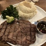 Lone Star Steakhouse & Saloon - 