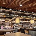 スターバックスコーヒー 蔦屋書店 武雄市図書館店 - 