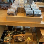 スターバックス リザーブ ロースタリー トウキョウ - 高砂屋のカステラ