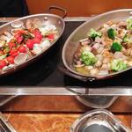 ブラスリー ハーモニー - アクアパッツァ、ホタテのアヒージョ