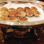 ブラスリー ハーモニー - ニラ入り焼き餃子