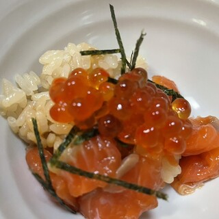 鮭カフェ&バー 銀結び_2