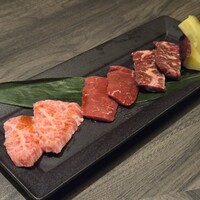 近江うし焼肉 にくTATSU 日本橋室町店 - 