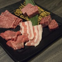 近江うし焼肉 にくTATSU 日本橋室町店 - 
