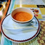 スーリヤ - トマト風味のスープ。