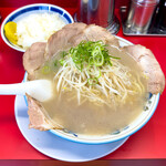 ラーメン福 - 料理写真:もやし少なめ