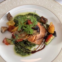 ALLO - 鮭がふわっとカリッとバジルソースが良いですね！