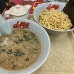 山岡家 - しょうゆつけ麺