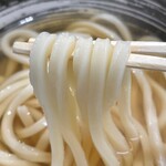 丸亀うどん 大手門 - とり天ぶっかけ(冷)¥580内　美味い。コシがある。うどん小(1玉)中(1.5玉)大(2玉)まで同価格。